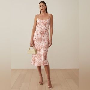 Reformation 🎀 Alisal Rosehip Dress